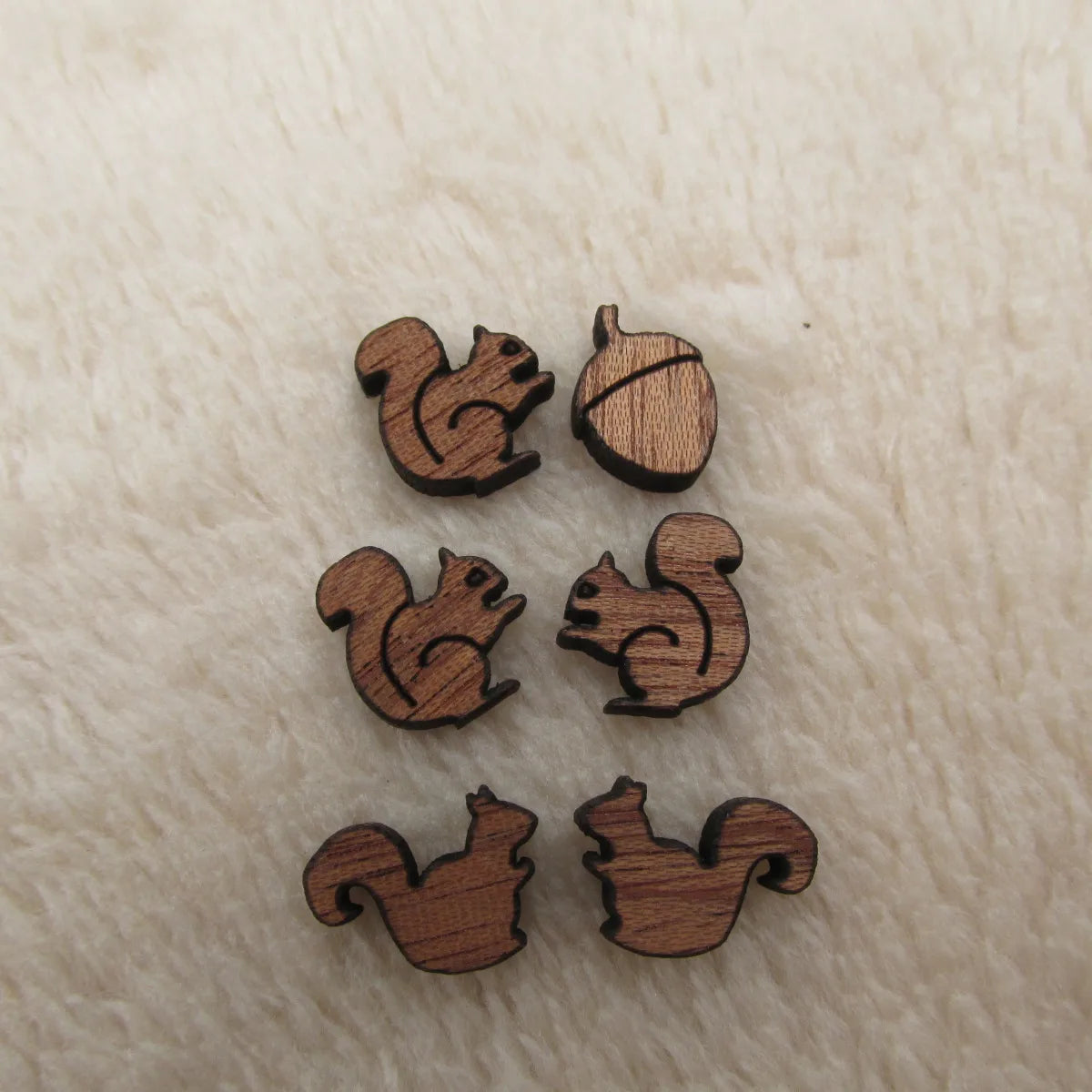 10pcs Laser Cut Wood Cabochon Squirrel Charms, Jewelry Accessory for DIY Handmade Earring, Stud Pin Making