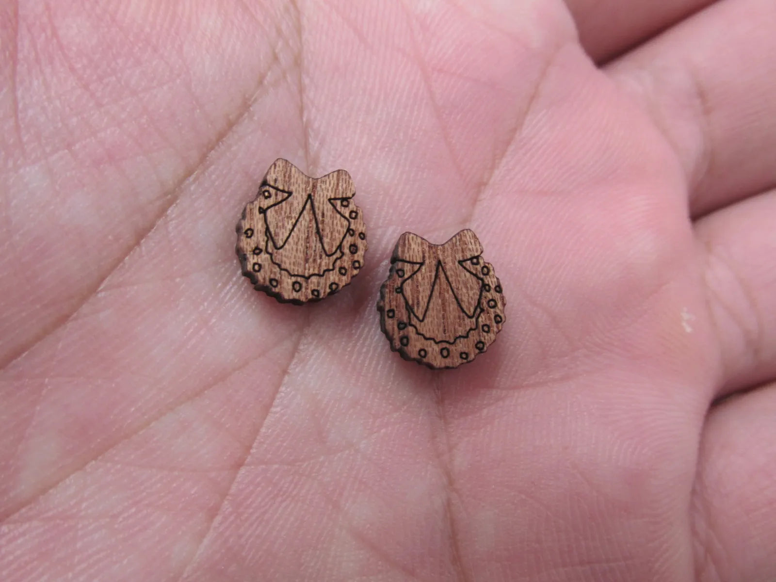 5 Pair Unfinished Blank MINI Wood Cabochon Christmas Glowforge Santa Wreath Wooden Cutout Shapes For DIY Stud Earrings Supplies