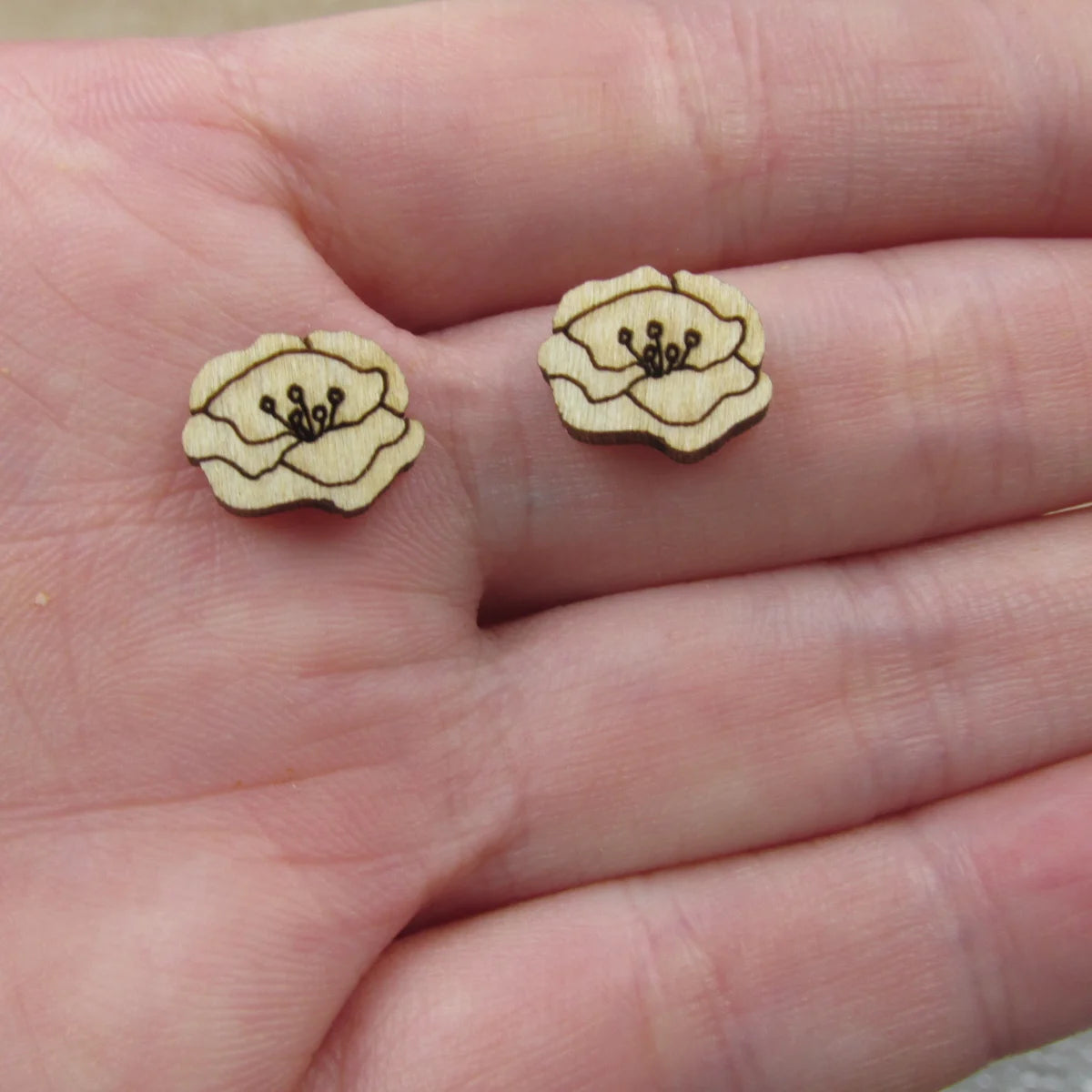 10pcs Unfinished Blank Tiny Poppy Flower Shape Mini Wood Stud Earring Birth Month Flowers Post Cabochon Charms For Diy Project