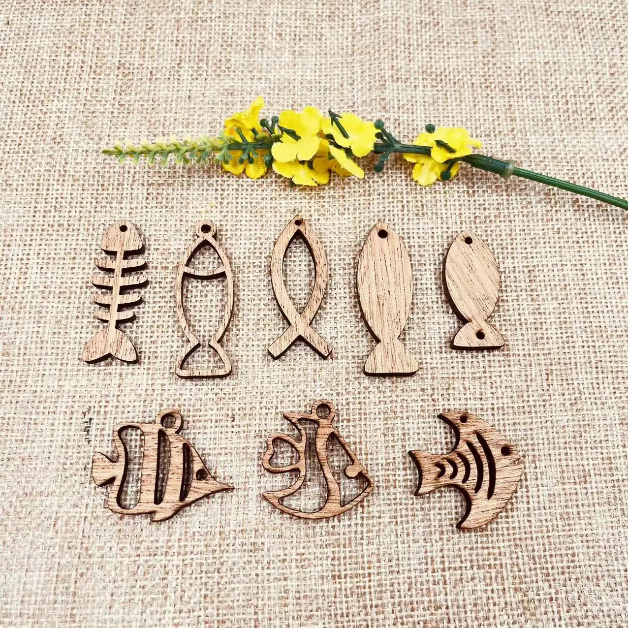 6pcs Unfinished Wood Sea Animal Fishbone Charms Fish Bone Earring Pendants For Jewelry Making DIY Handmade Crafte