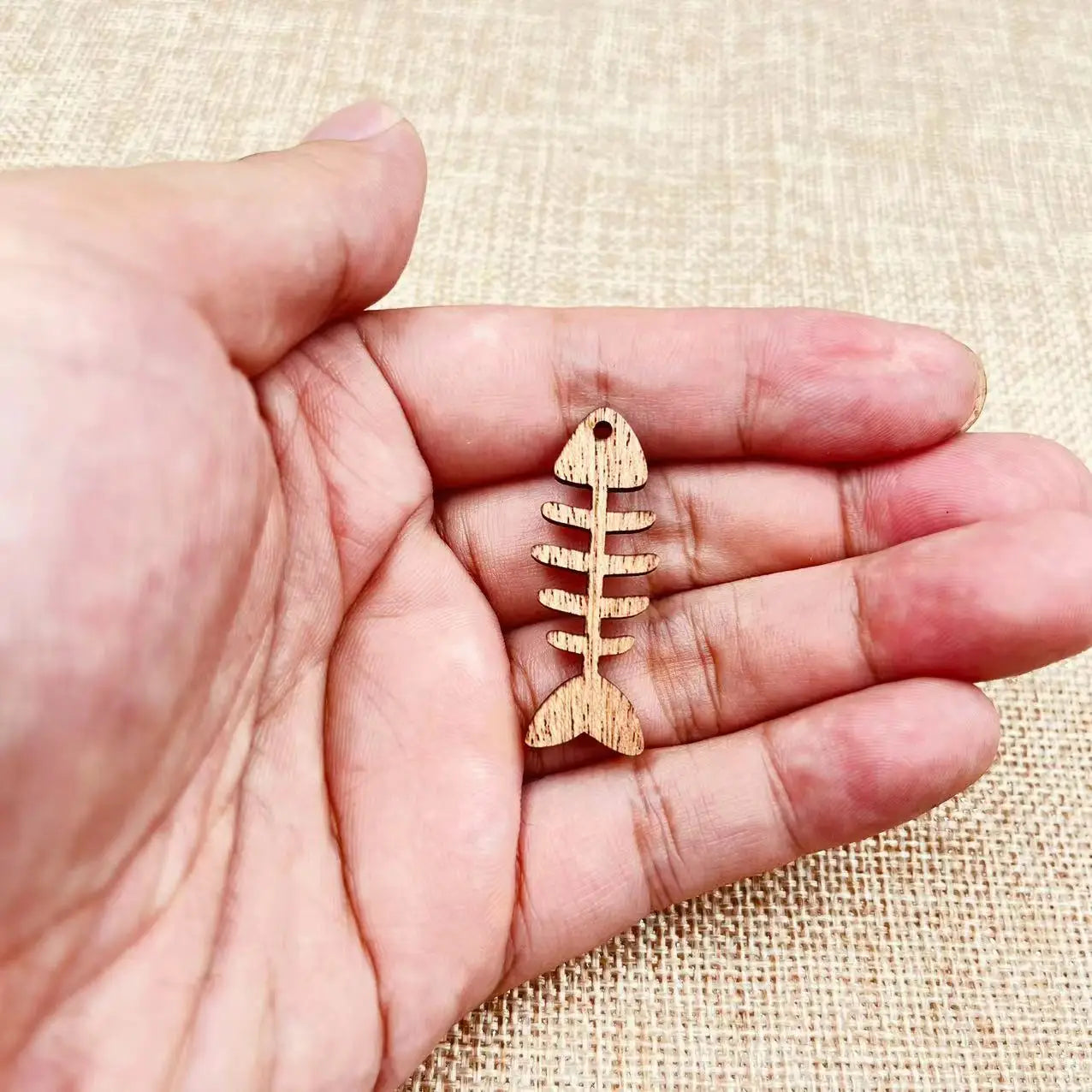 6pcs Unfinished Wood Sea Animal Fishbone Charms Fish Bone Earring Pendants For Jewelry Making DIY Handmade Crafte
