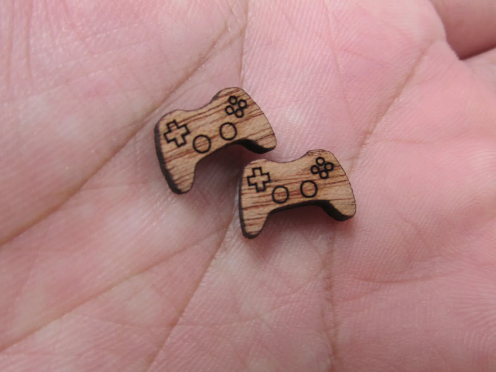 5 Pair Unfinished Blank Wood Cabochon Game Head Controler Mouse  Wooden Cutout Shapes For DIY Earrings Supplies