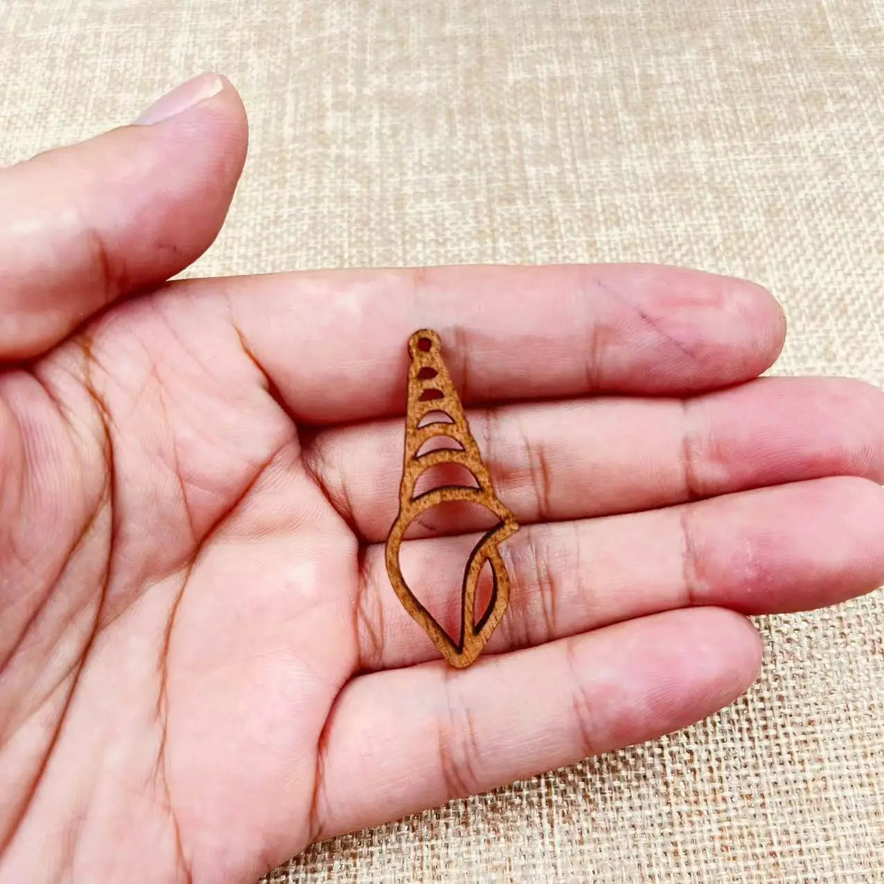 6pcs Unfinished Wooden Ocean Beach Seashell Charms Shell Earring Pendants For Jewelry Making DIY Handmade Crafte