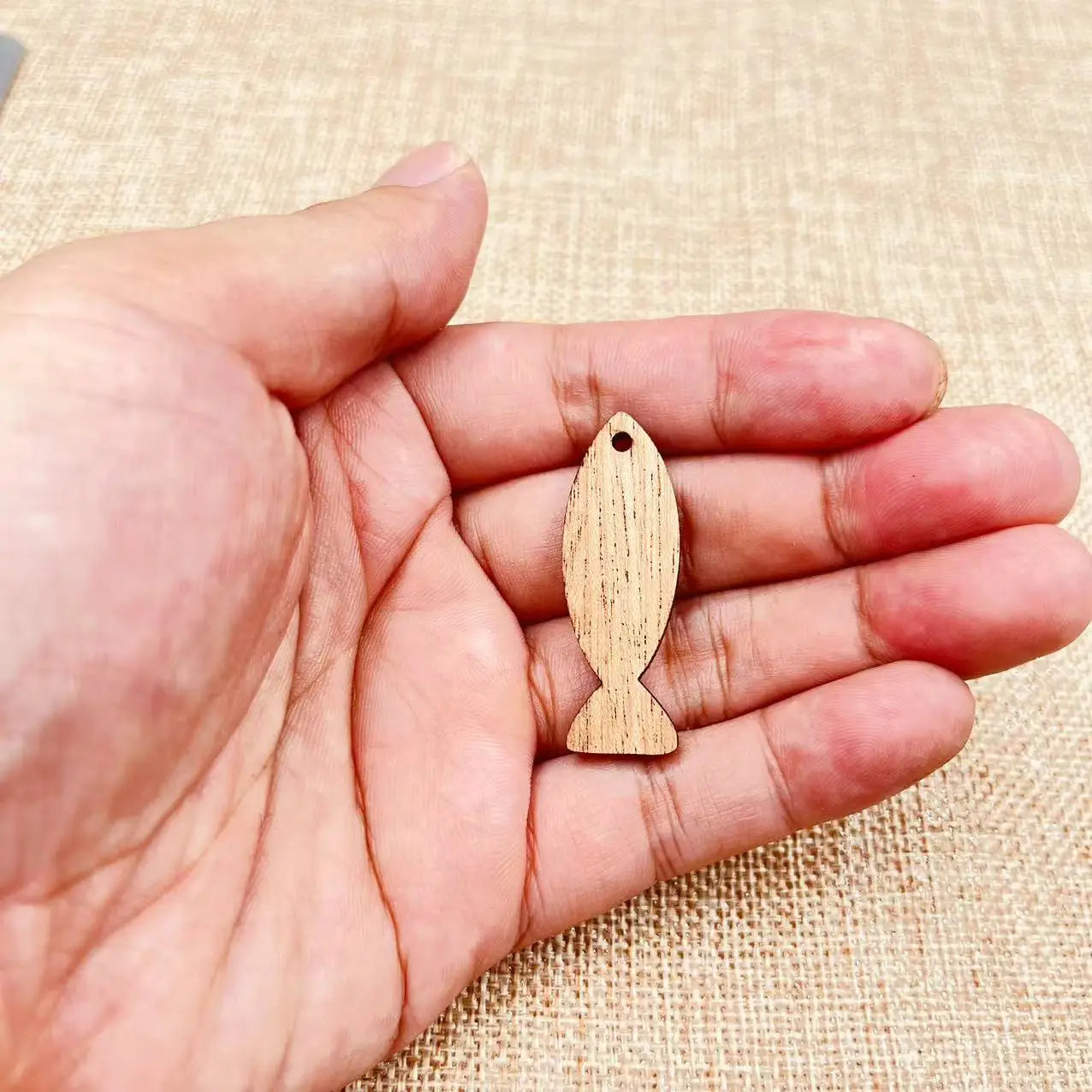 6pcs Unfinished Wood Sea Animal Fishbone Charms Fish Bone Earring Pendants For Jewelry Making DIY Handmade Crafte