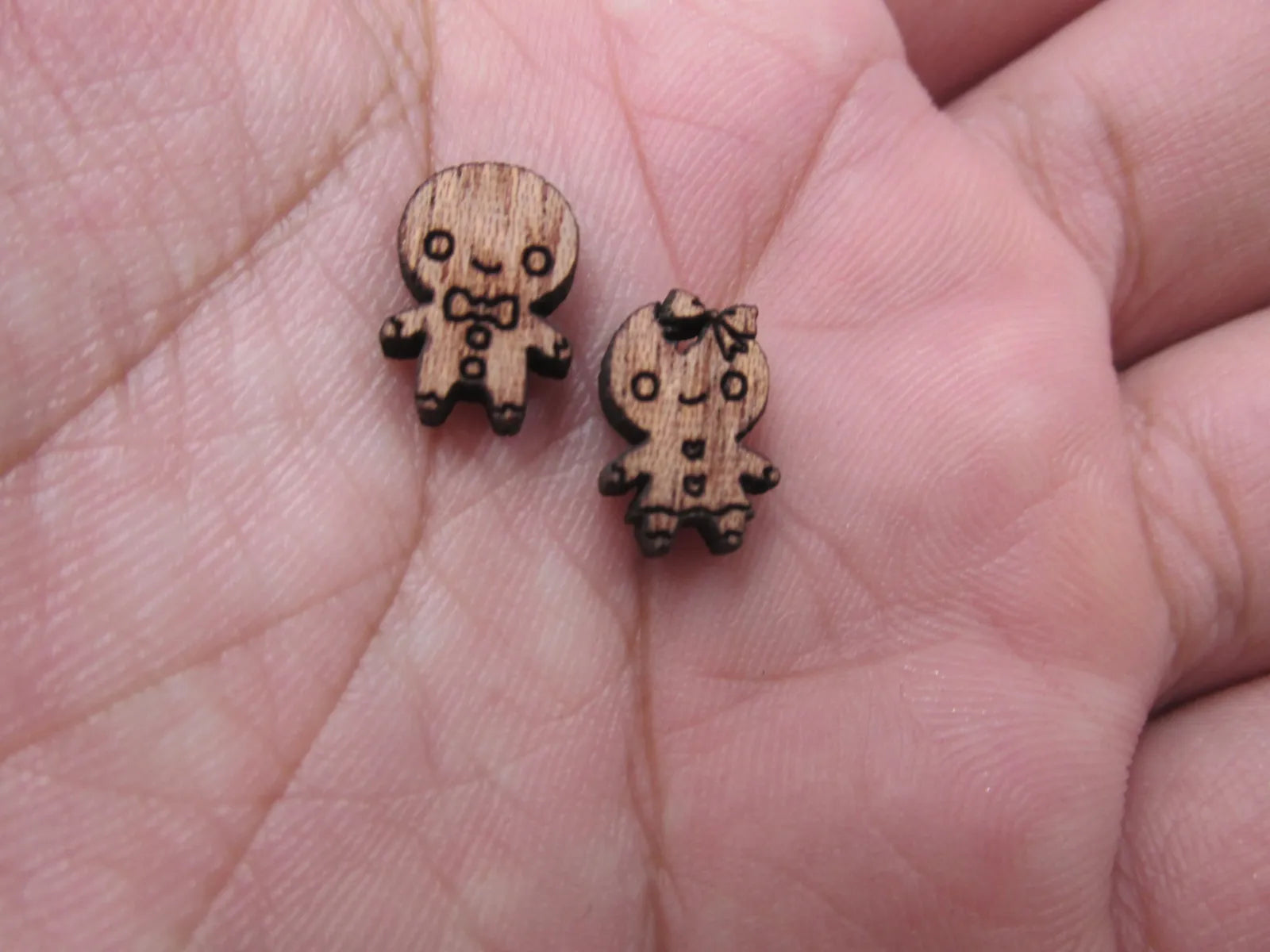 5 Pair Unfinished Blank Mini Wood Cabochon Christmas Gingerbread Man Wooden Cutout Shapes For Paint Kit Craft  DIY Stud Earrings