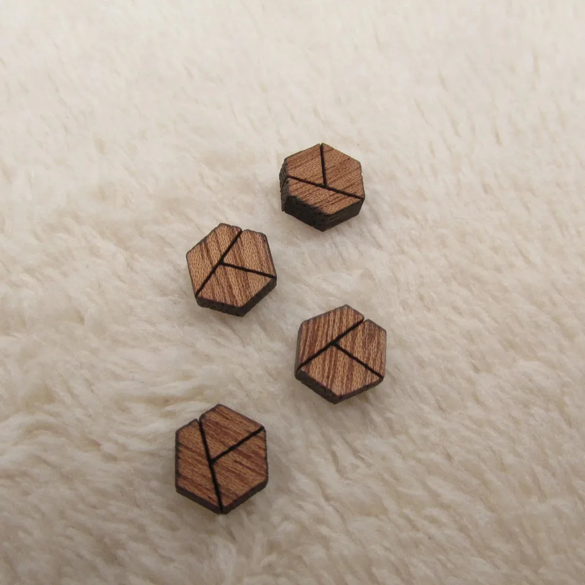 10pcs Unfinished Laser Cut Natural Wood Stud Earrings, DIY Blanks, Jewelry Accessories, Wood Hexagon Shapes