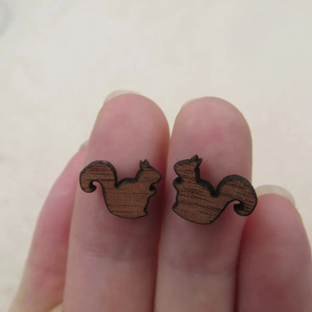 10pcs Laser Cut Wood Cabochon Squirrel Charms, Jewelry Accessory for DIY Handmade Earring, Stud Pin Making