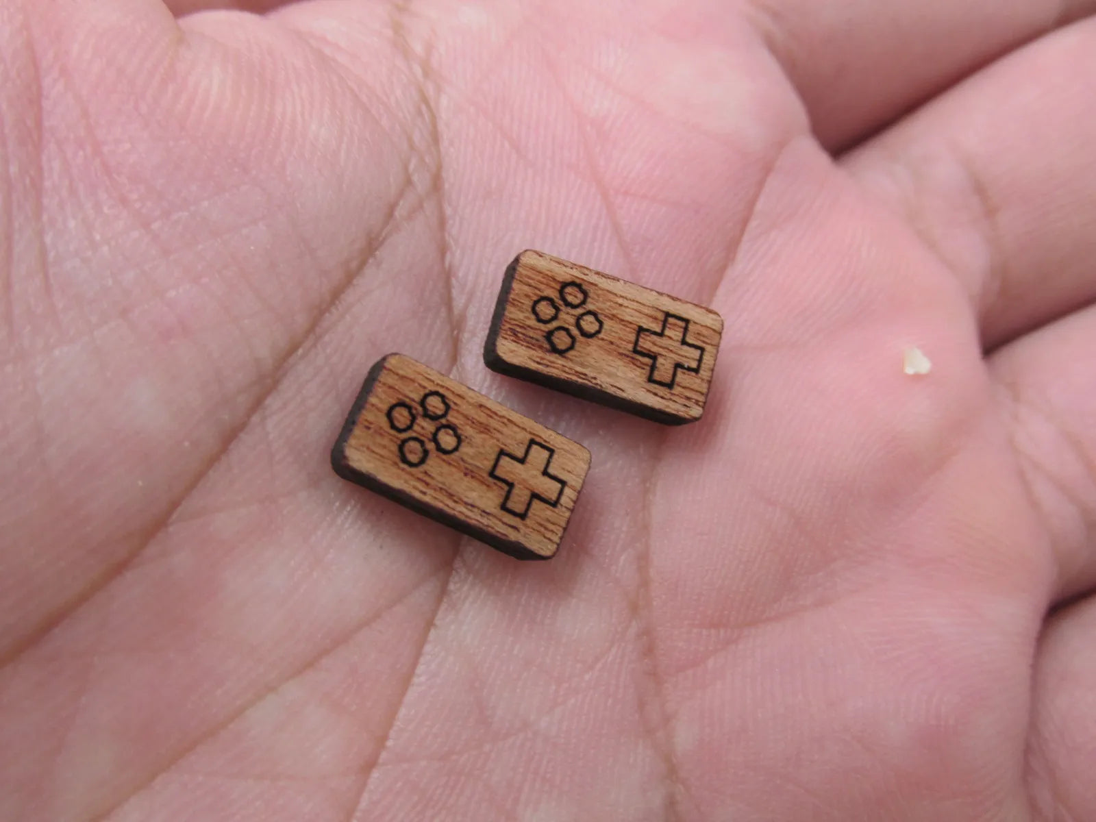 5 Pair Unfinished Blank Wood Cabochon Game Head Controler Mouse  Wooden Cutout Shapes For DIY Earrings Supplies