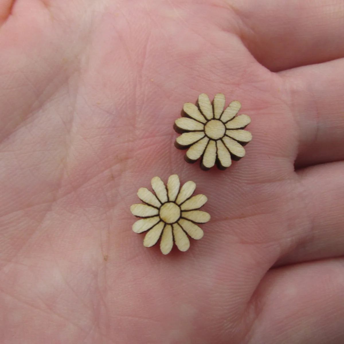 10pcs Unfinished Blank Tiny Daisy Flower Shape Mini Wood Stud Earring Boho Flowers Post Cabochon Charms