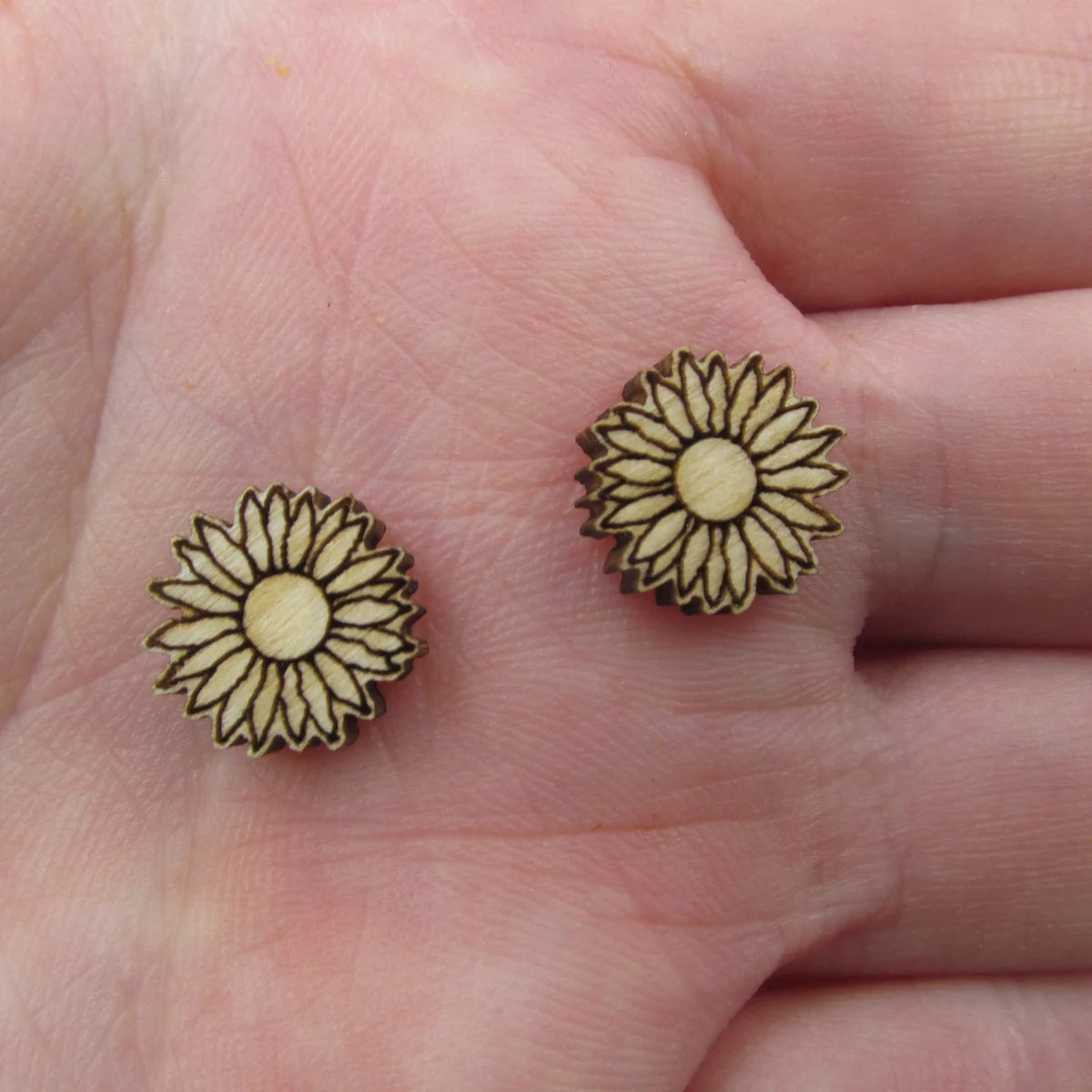 10pcs Unfinished Blank Tiny Sunflower Shape Mini Wood Stud Earring Sun Flowers Post Cabochon Charms
