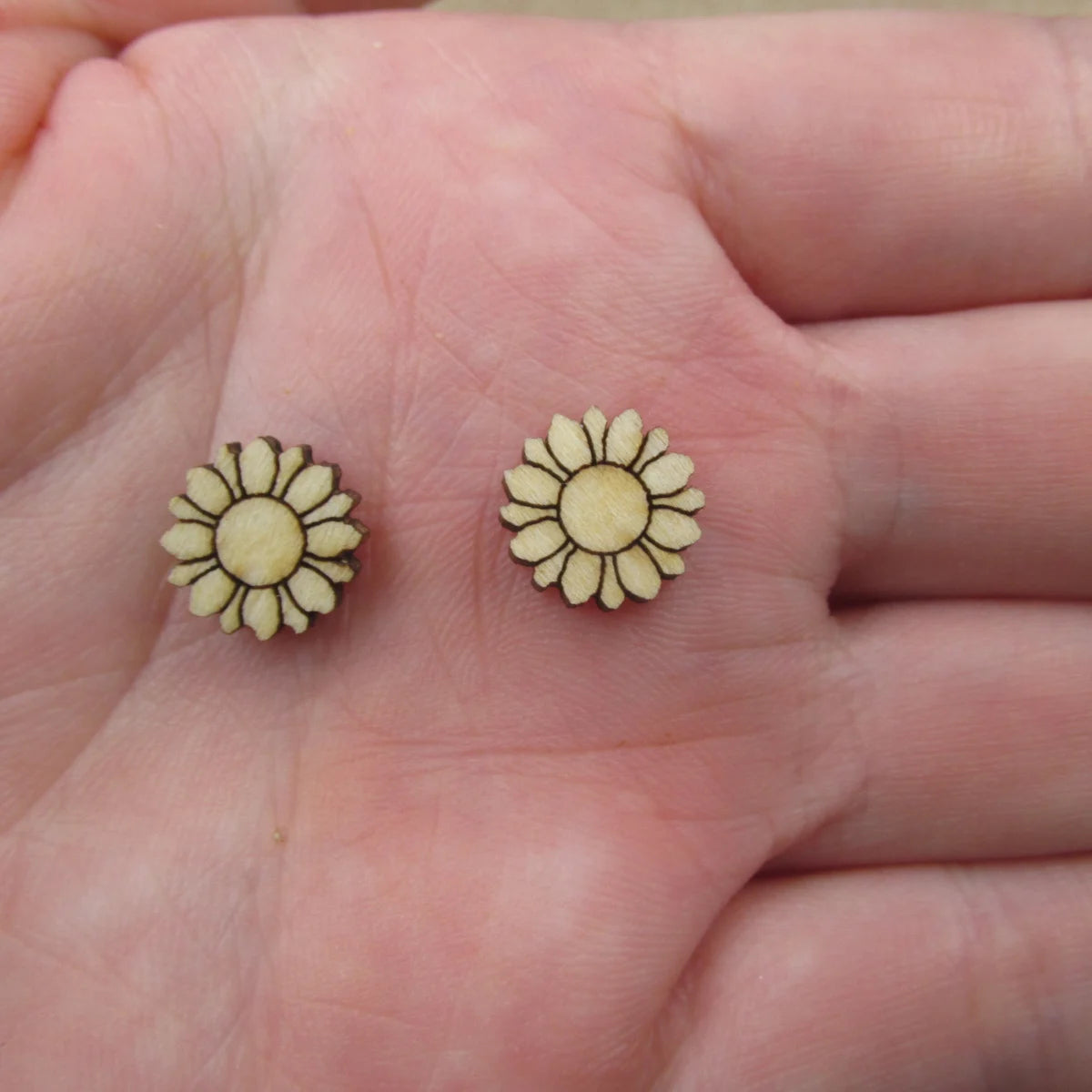 10pcs Unfinished Blank Tiny Sunflower Shape Mini Wood Stud Earring Sun Flowers Post Cabochon Charms