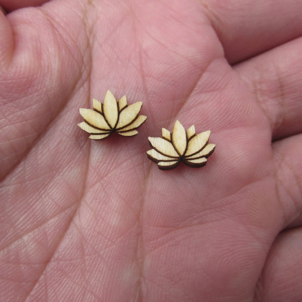 10pcs Unfinished Blank Tiny Water Lily lotus Flower Shape Mini Wood Boho Stud Earring Post Cabochon Handmade Charms
