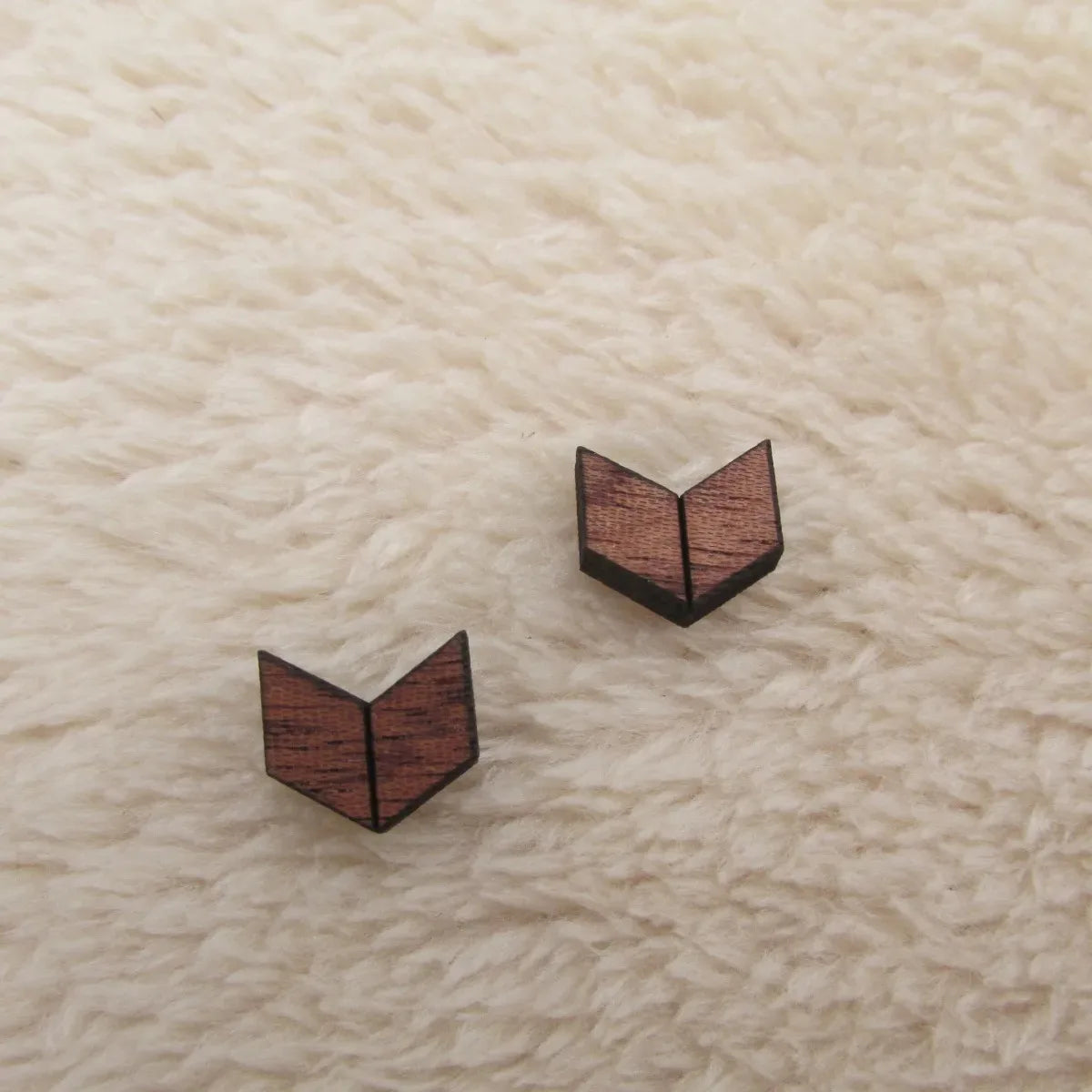 10pcs Unfinished Mini Wooden Cabochon, Laser Cut Blanks, Wood Chevr Cutout for Earring Stud Making, Jewelry Supplies, DIY