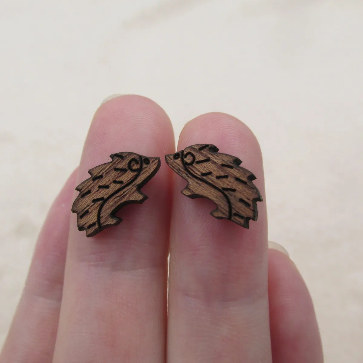 Handmade Jewelry Making Supplies Laser Cut Wooden Cabochon Animal Hedgehog Charm For DIY  Pendant Earring Stud