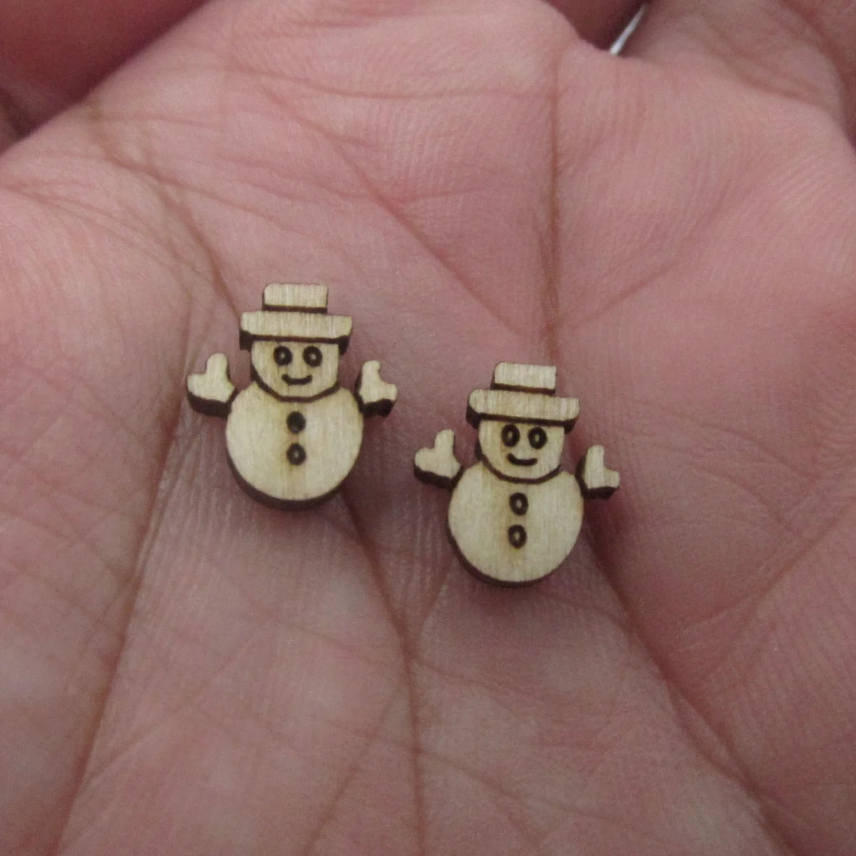 5 Pair Unfinished Blank Wooden Christmas Sweater Cabochon Snowman Mitten Post Pointed Star Christmas Lights Earrings Stud