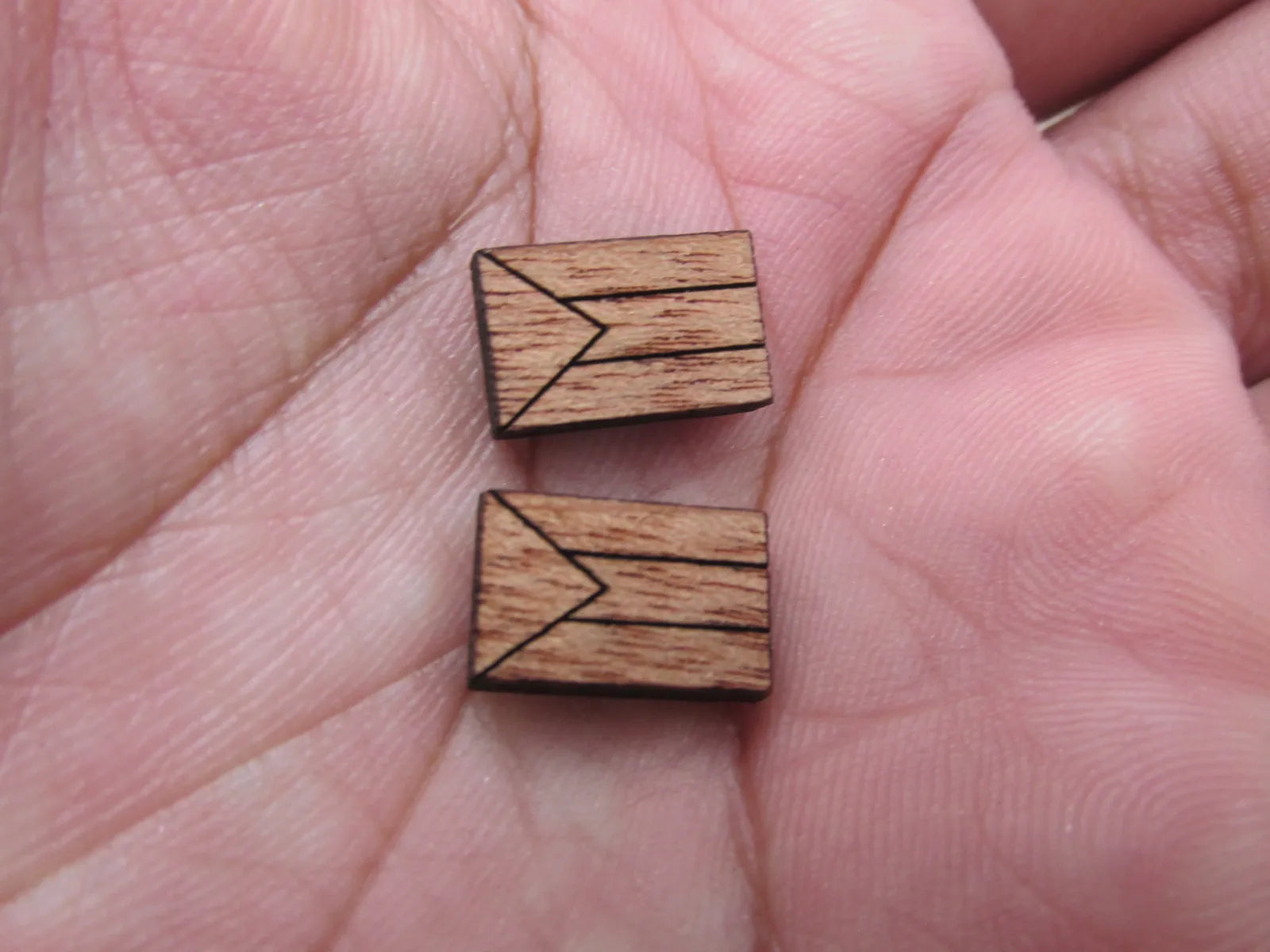 5 Pair Unfinished Blank Wood Cabochon Circle Rectangle Rainbows Heart Star Flags Wooden Cutout Shapes For DIY Earrings Supplies