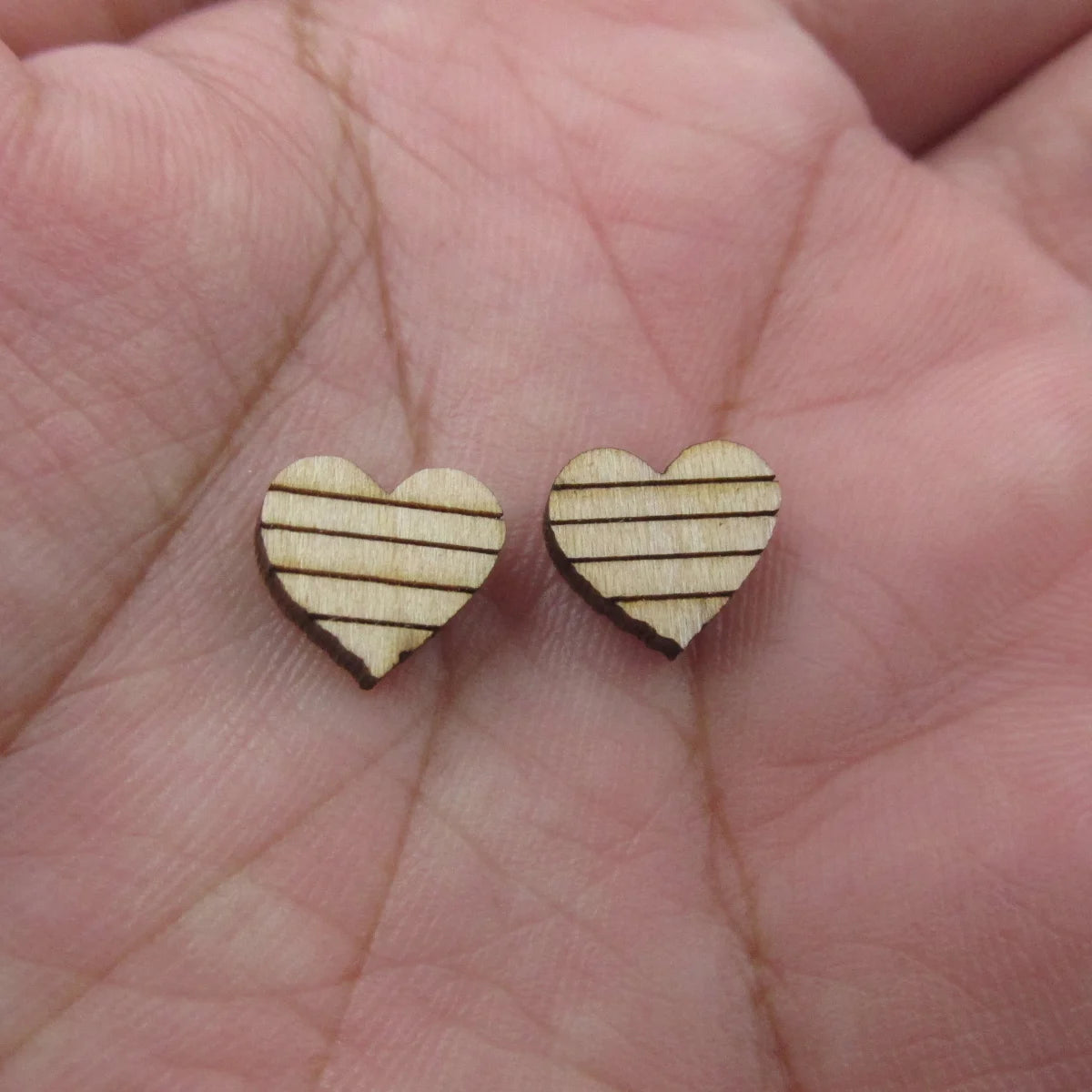 5 Pair Unfinished Blank Wood Cabochon Mini Valentines Day Sketch Two Tone Striped Heart Post Ladies Earrings Stud