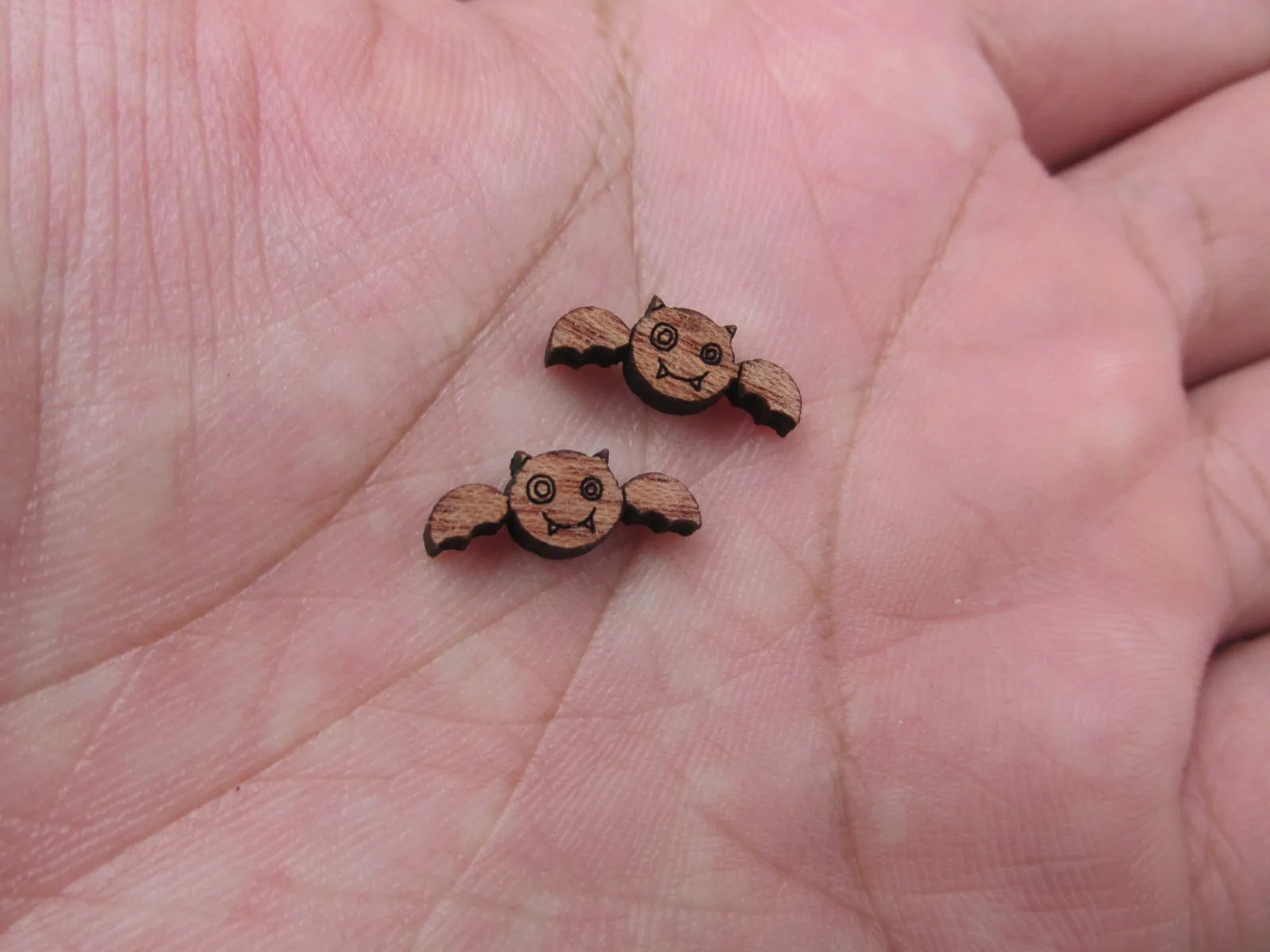 5 Pair Unfinished Blank Wood Cabochon Holidays Halloween Bats and Moon  Wooden Cutout Shapes For DIY Stud Earrings Supplies