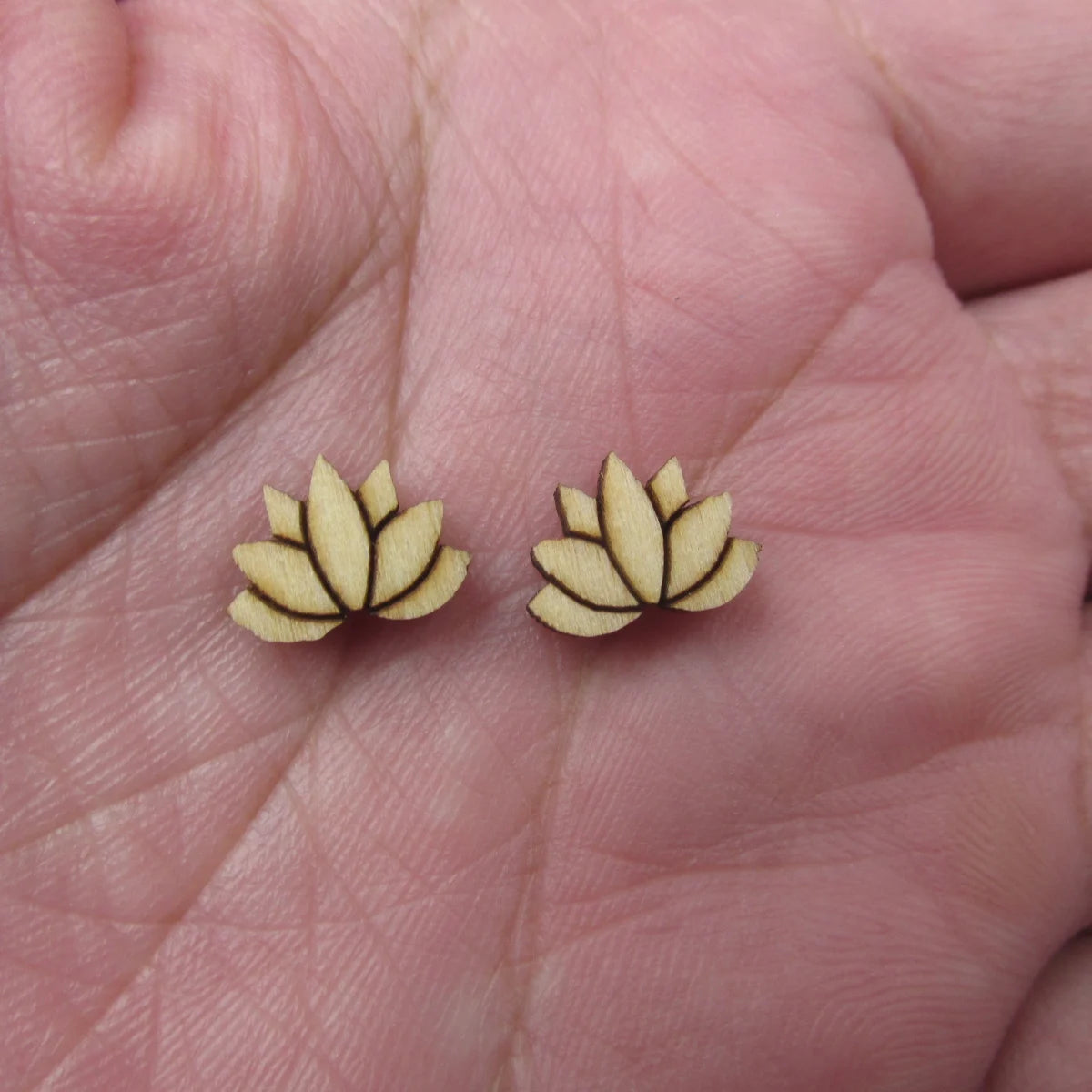 10pcs Unfinished Blank Tiny Water Lily lotus Flower Shape Mini Wood Boho Stud Earring Post Cabochon Handmade Charms