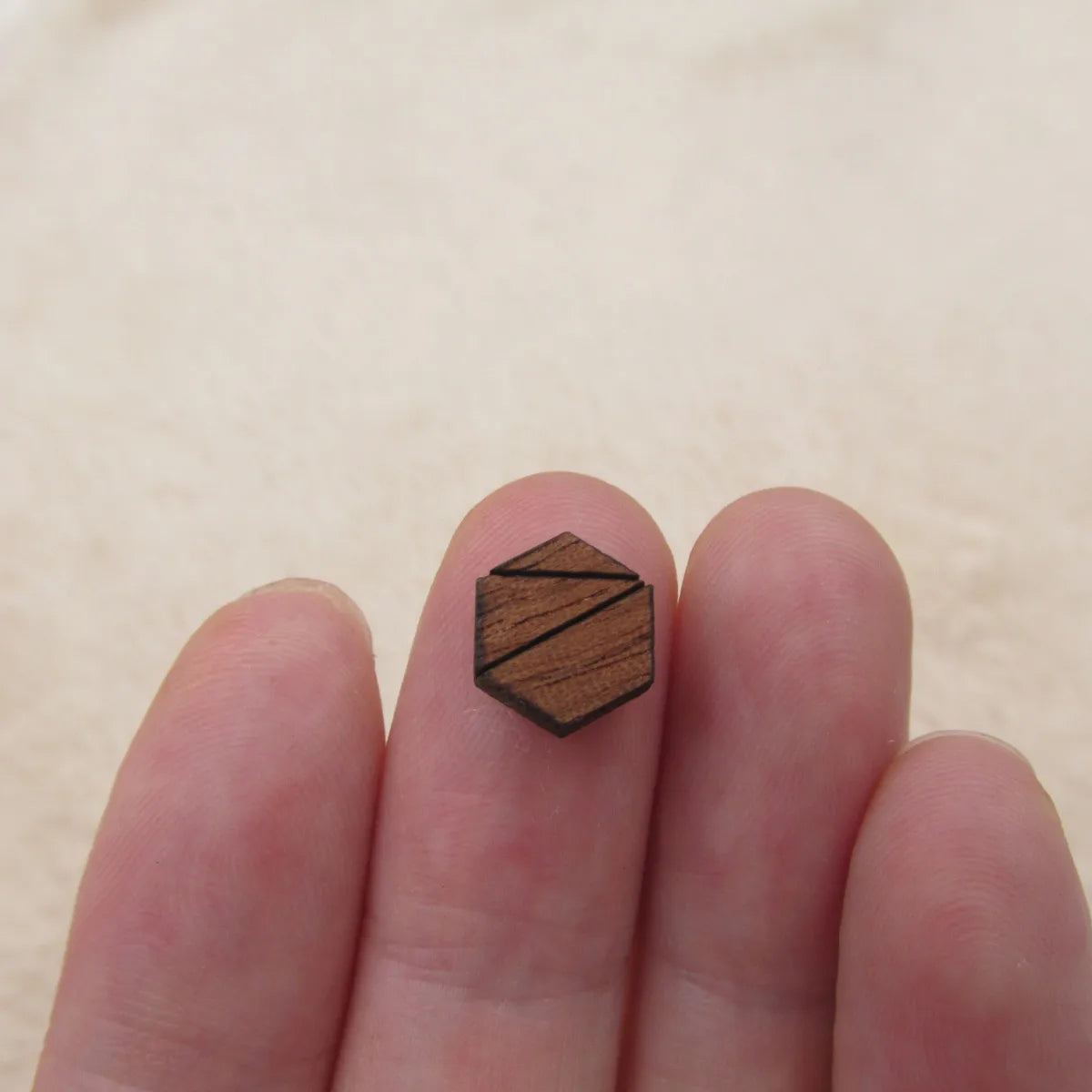 DIY Unfinished Laser Cut Natural Wood Stud Earrings Blanks Jewelry Accessories Wood Hexagon  Shapes -Jewerly Supplier
