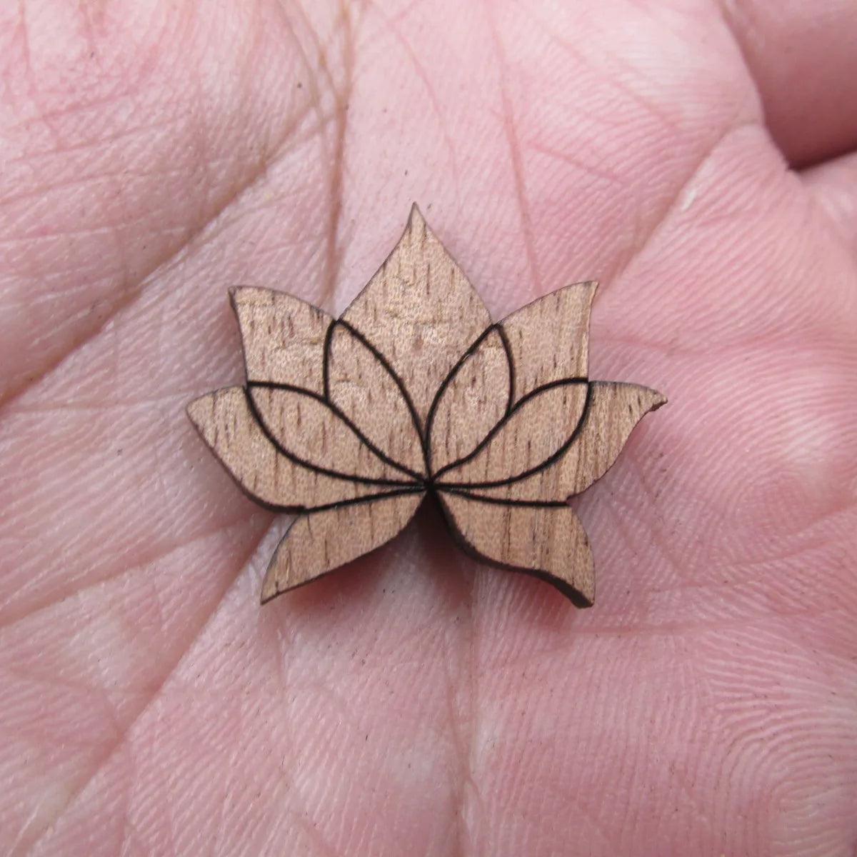 Laser Cut Jewelry Supplies Lotus Flower Unfinished Wooden Charms Pendants For Brooches Necklace  Jewerly Making