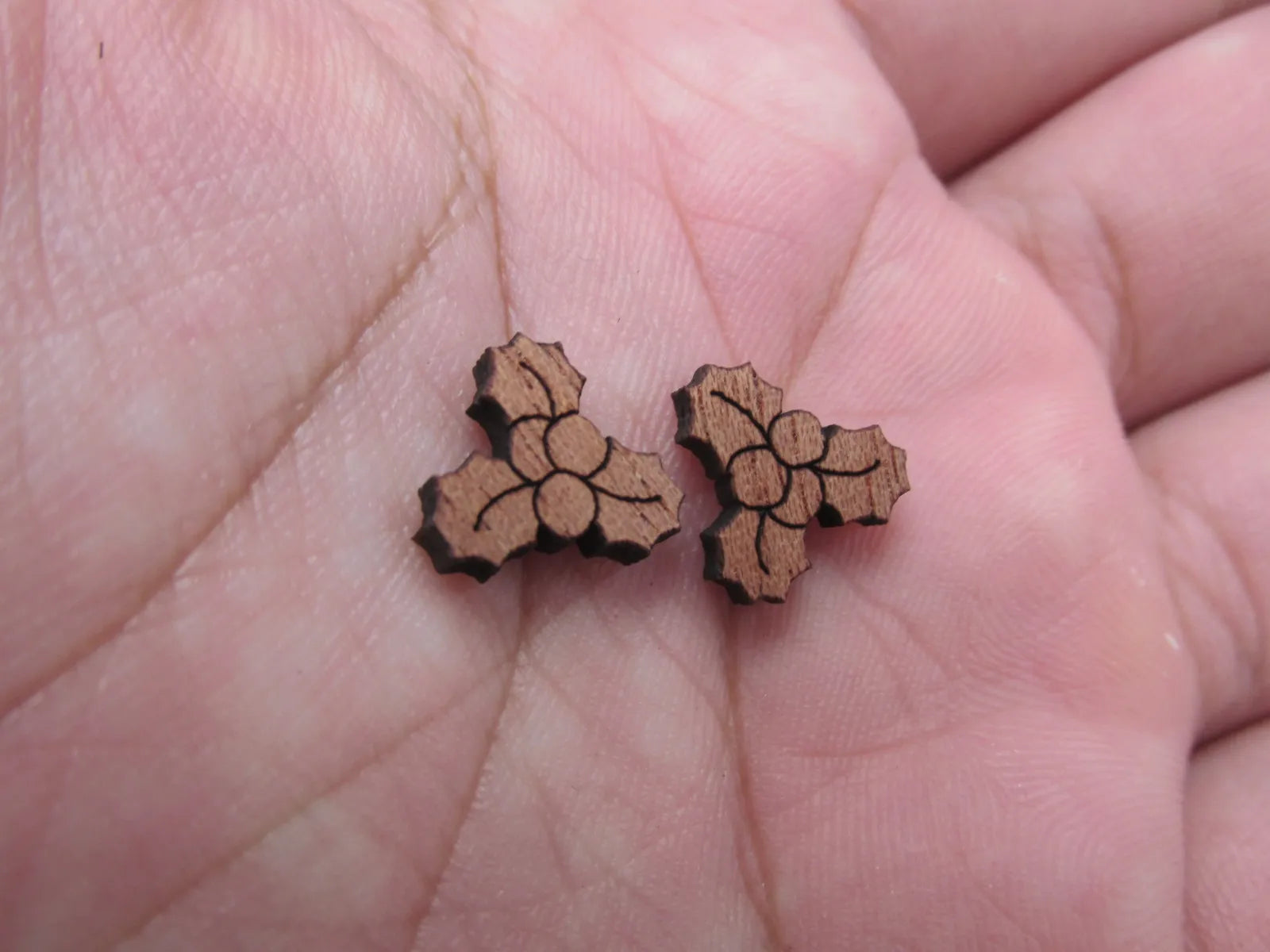 5 Pair Unfinished Wood Cabochon Christmas Mistletoe Holly Leaf Wooden Cutout Shapes For Paint  DIY Stud Earrings Supplies