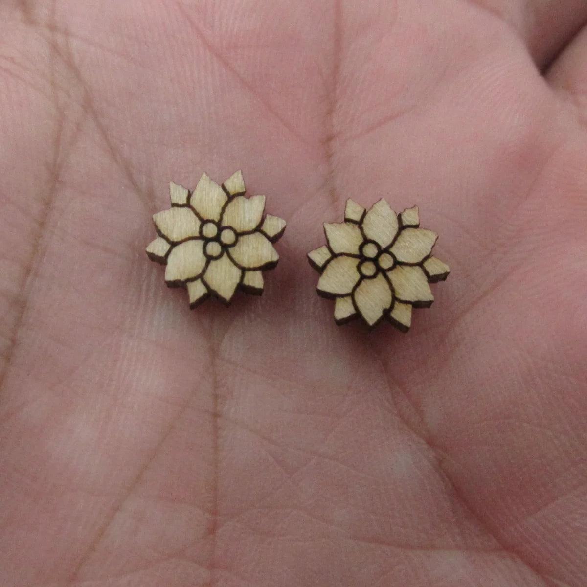 5 Pair Unfinished Blank Wooden Christmas Peppermint Coffee Cup Cabochon Star Candle Post Poinsettia Holly Earrings Stud
